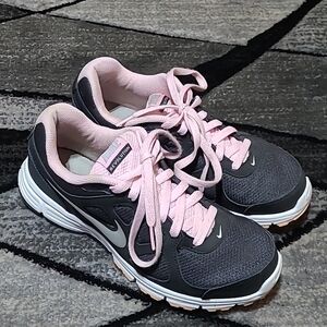 NIKE REVOLUTION SWOOSH ATHLETIC SHOES